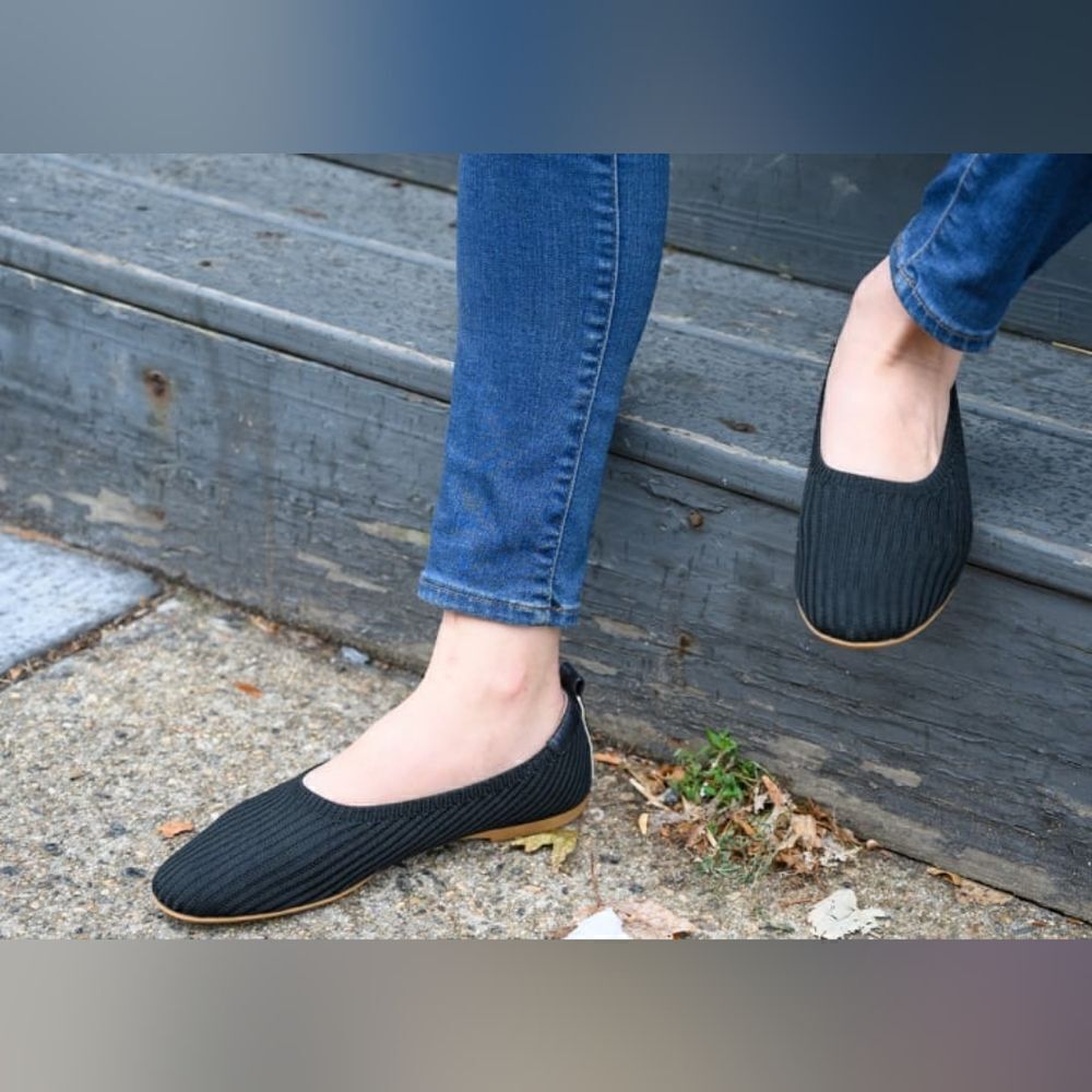 Everlane   - Picture 3 of 10